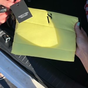 Neon Simply vera Vera Wang purse!